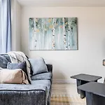 Luxury Townhouse Close To Fairview Casino In Niagara Falls