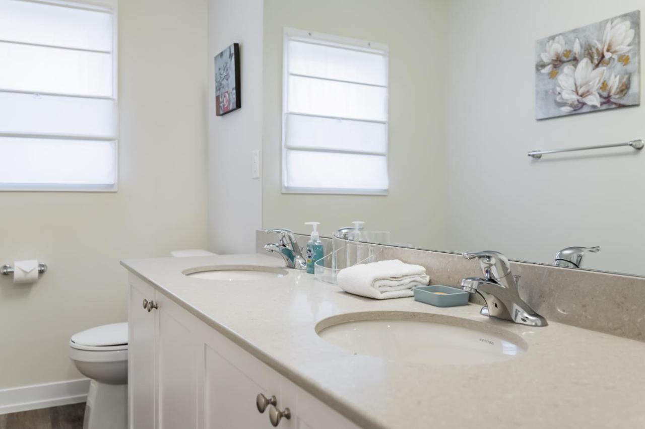 Holiday home Luxury Townhouse Close To Fairview Casino In Niagara Falls