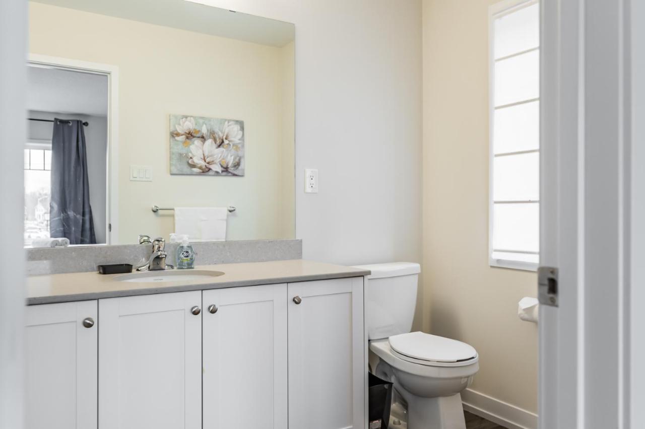 Holiday home Luxury Townhouse Close To Fairview Casino In Niagara Falls